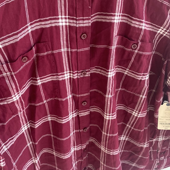 (A6) St. John’s Bay Burgundy plaid longsleeve button down unisex top, Sz XL,NWT - Picture 5 of 8